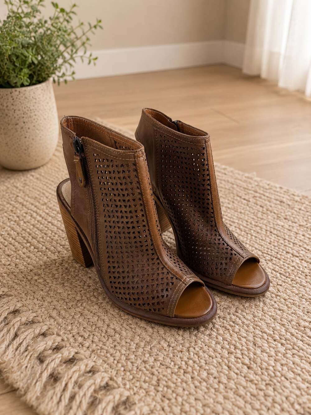 Kelsi Dagger Brooklyn Mason Leather Perforated Peep Toe Booties 7.5